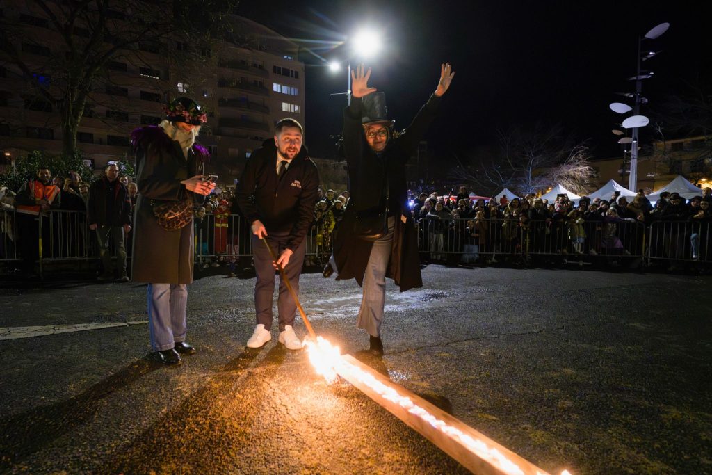 saint chamond le carnaval des couleurs a anime la ville avec succes